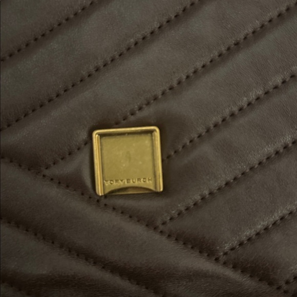 Tory Burch Kira Chevron Quilted Convertible Shoulder Bag - Picture 15 of 16